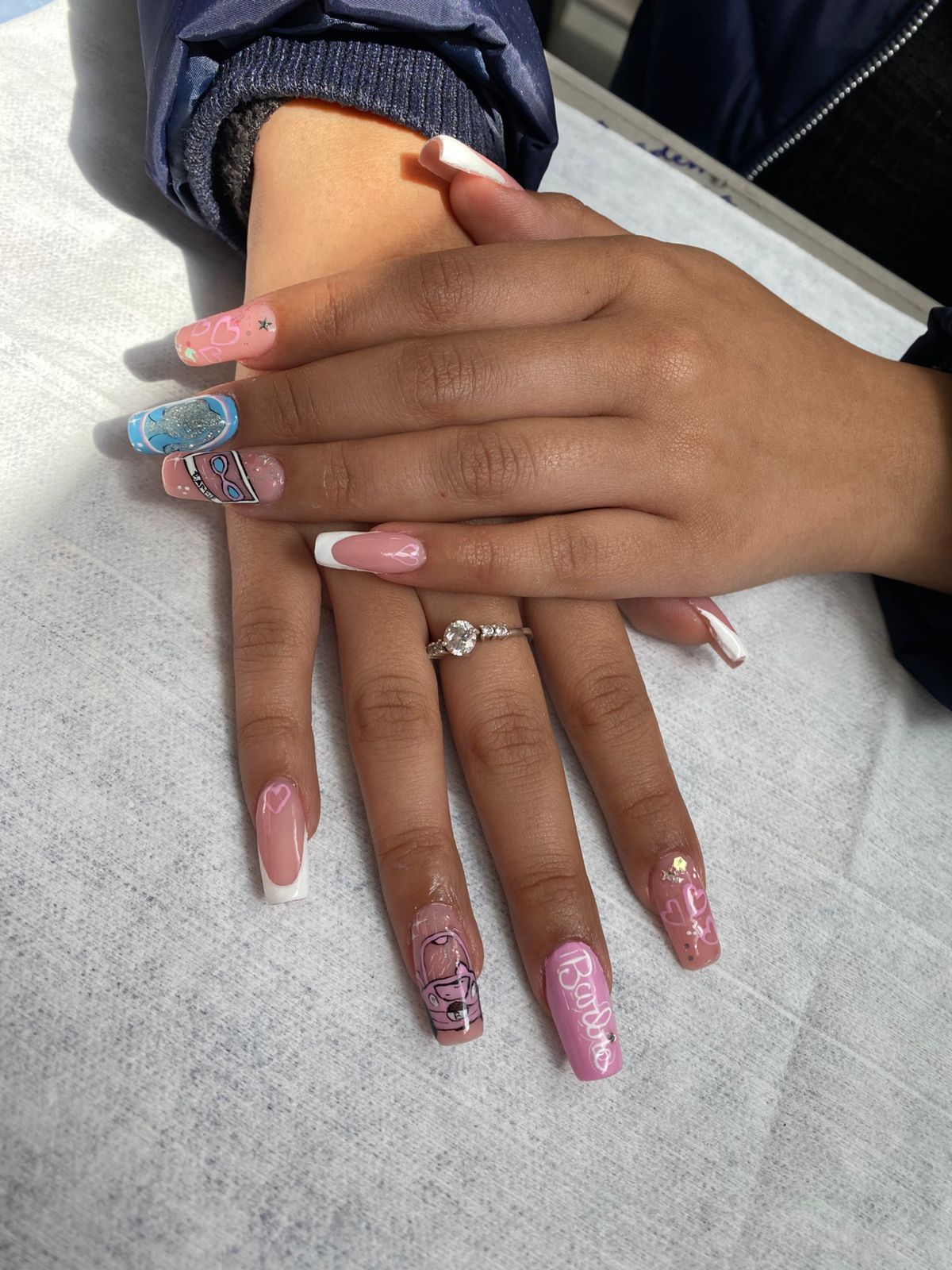 Trabajo de uñas en Triana Beauty Studio